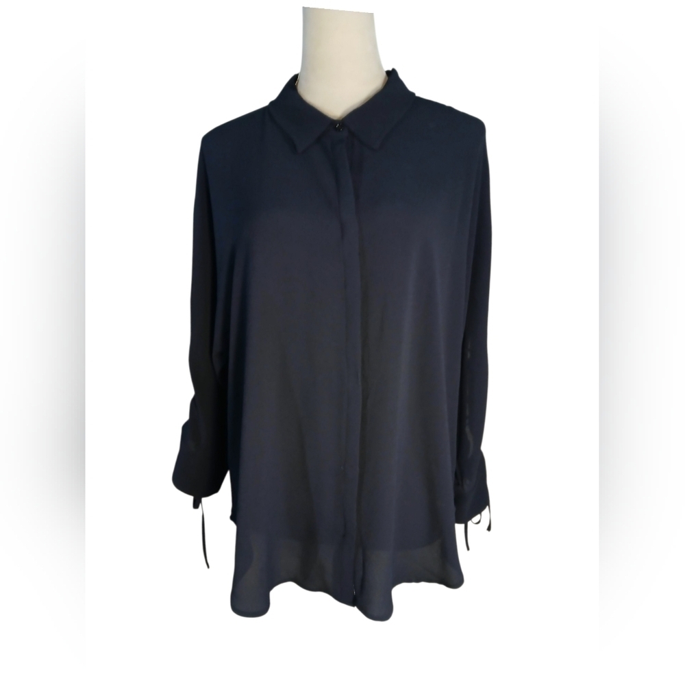 NWT Carmen Marc Valvo Blouse W Lace Up Sleeves